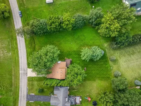 1645 Larchmont Rd, Davis, IL 61019 photo 2