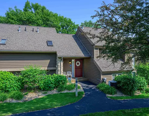 115 E Point Dr, Galena, IL 61036