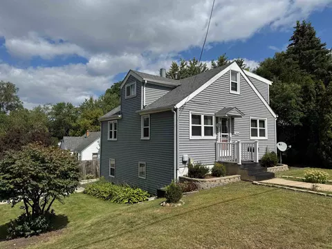 2904 Broadway, Rockford, IL 61108