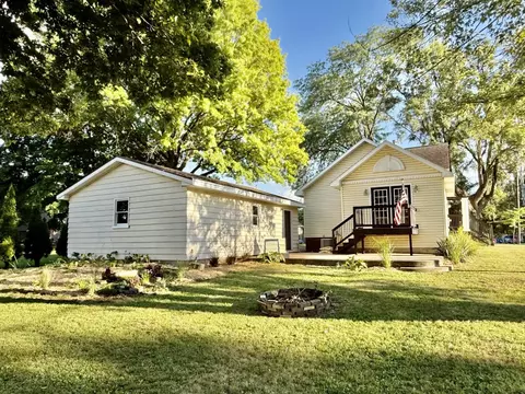 Exterior - 1403 Grant St, Peru, IL 61354 photo 2 of 3