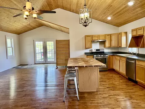 Kitchen - 1403 Grant St, Peru, IL 61354 photo 3 of 5