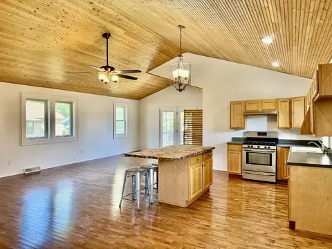 Kitchen - 1403 Grant St, Peru, IL 61354 photo 1 of 5