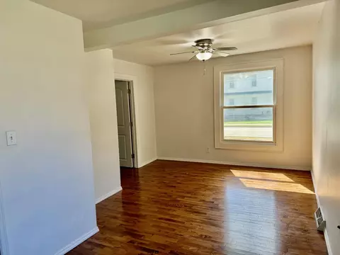 Living - 1403 Grant St, Peru, IL 61354 photo 3 of 4