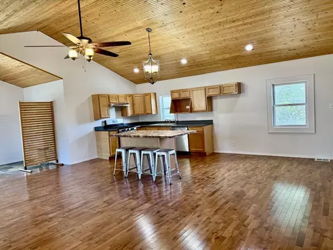 Kitchen - 1403 Grant St, Peru, IL 61354 photo 4 of 5