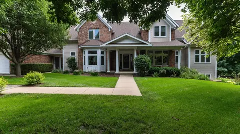 11325 E Golf View Dr, Galena, IL 61036