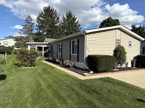 271 Fox Ln, Belvidere, IL 61008