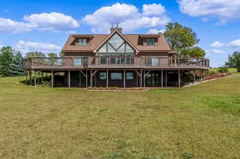 14949 Saunders Rd, Pecatonica, IL 61063