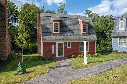18 Settler Ln, Galena, IL 61036