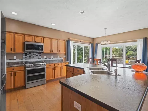 Kitchen - 198 Lake Summerset Dr, Lake Summerset, IL 61019 photo 3 of 4