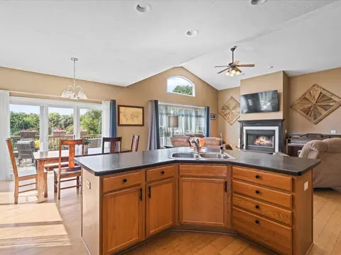Kitchen - 198 Lake Summerset Dr, Lake Summerset, IL 61019 photo 1 of 4