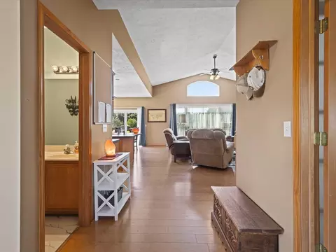 Entry Way - 198 Lake Summerset Dr, Lake Summerset, IL 61019 photo 1 of 3
