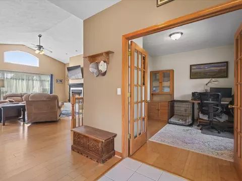 Entry Way - 198 Lake Summerset Dr, Lake Summerset, IL 61019 photo 2 of 3
