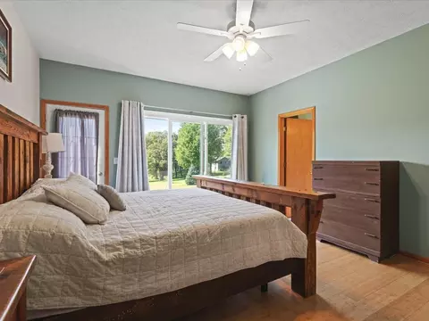 Bedroom - 198 Lake Summerset Dr, Lake Summerset, IL 61019 photo 7 of 8