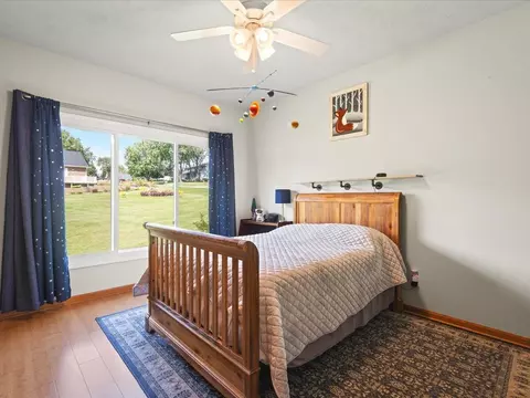 Bedroom - 198 Lake Summerset Dr, Lake Summerset, IL 61019 photo 6 of 8
