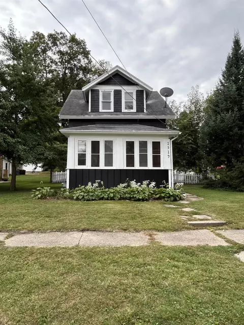 1519 Jackson St, Rockford, IL 61107