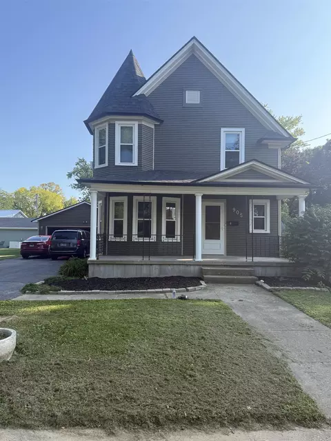 905 Adams St, Oregon, IL 61061