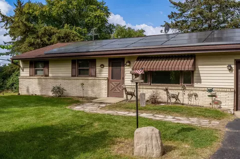 1475 Dixie Dr, Rockford, IL 61108 photo 2