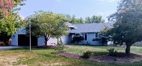 5427 Chapel Hill Ct, Rockford, IL 61114