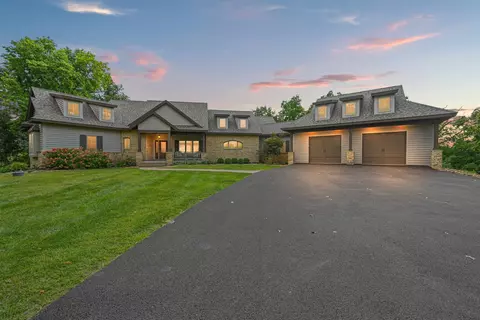 19 Cedar Rim Trl, Galena, IL 61036