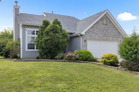 8740 Tim Ln, Machesney Park, IL 61115