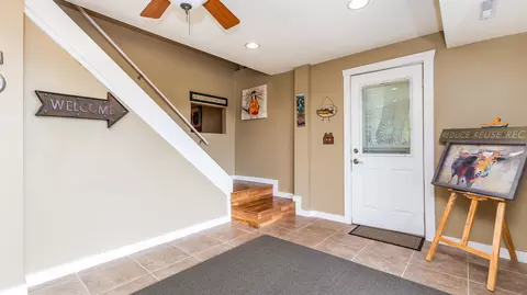 Entry Way - 2 Sunbow Path, Galena, IL 61036 photo 2 of 2