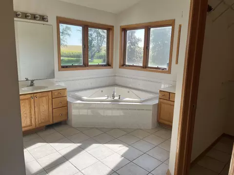 Bath - 12350 Serene Dr, Durand, IL 61024 photo 1 of 3