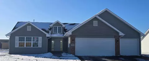 1072 E Birchwood Dr, Beloit, WI 53511