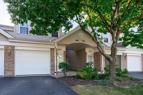 1667 White Oak Trl, Cherry Valley, IL 61016