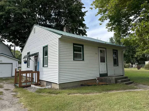 723 Iris, Savanna, IL 61074