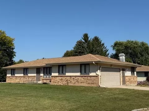 8913 Alpha Dr, Machesney Park, IL 61115