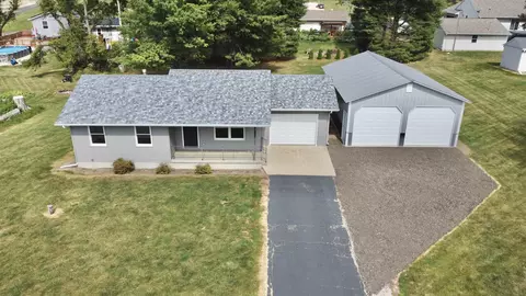 16271 7th St, Pecatonica, IL 61063