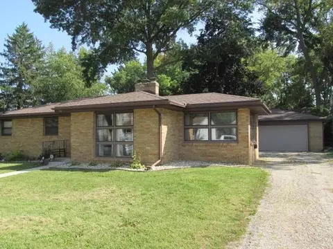 133 N Sunset Ave, Freeport, IL 61032 photo 3