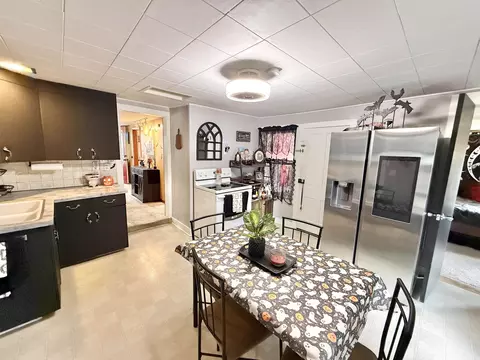 503 S 3rd St, Oregon, IL 61061 photo 9