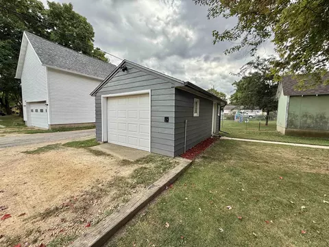 503 S 3rd St, Oregon, IL 61061 photo 22