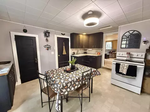503 S 3rd St, Oregon, IL 61061 photo 10