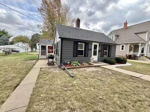 503 S 3rd St, Oregon, IL 61061 photo 2