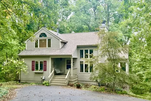 2 Russet Ln, Galena, IL 61036