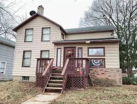 629 W Clark St, Freeport, IL 61032