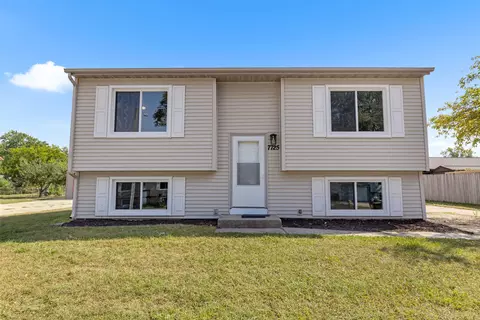 7725 Boulder St, Loves Park, IL 61111