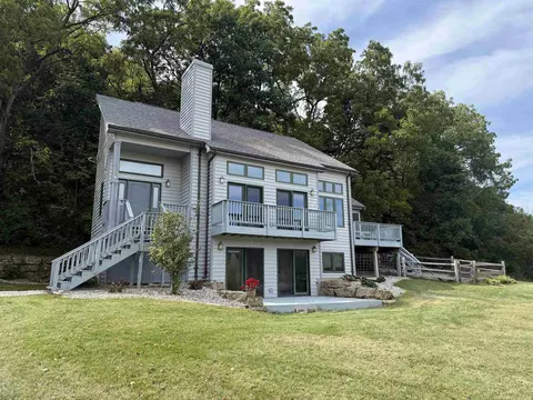 125 Cogan Dr, Galena, IL 61036