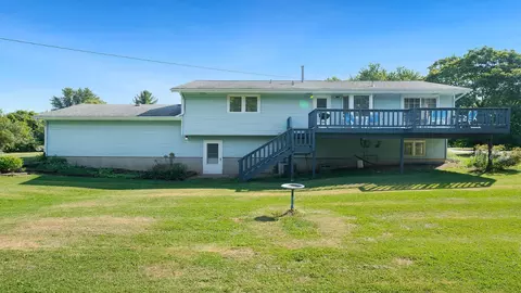 2181 Wessman Pkwy, Cherry Valley, IL 61016
