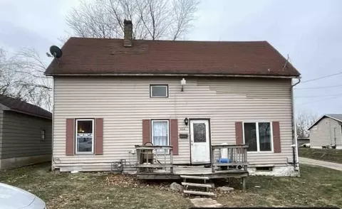 624 N Walnut Ave, Freeport, IL 61032