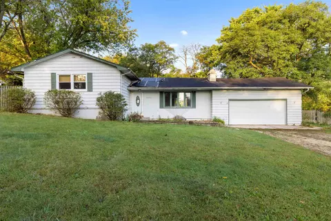 10472 Atwood Rd, Roscoe, IL 61073