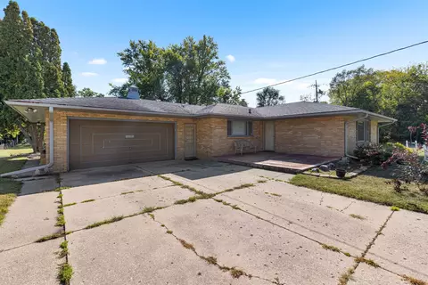 2916 School St, Rockford, IL 61101