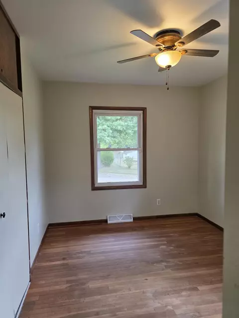 Bedroom - 772 S Carthage Dr, Freeport, IL 61032 photo 4 of 8