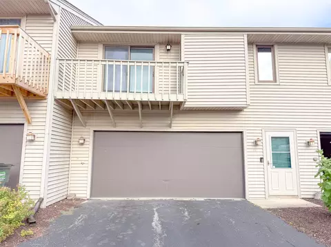 651 Amphitheater Dr #11, Rockford, IL 61107