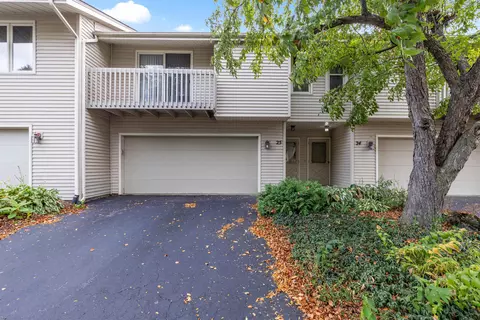 4649 High Point Dr Apt #25, Rockford, IL 61114