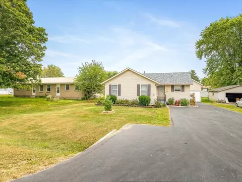 211 Mulvain St, Durand, IL 61024 photo 38