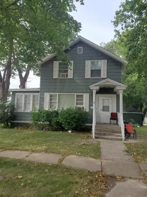 328 W Douglas, Freeport, IL 61032