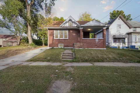 918 S 3rd St, Rockford, IL 61104